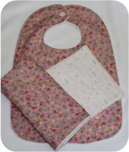 Load image into Gallery viewer, Baby Bib Gift Set
